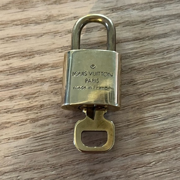 LV lock and Key - Picture 2 of 2